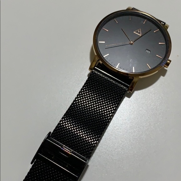 Medium Watch - Picture 1 of 1